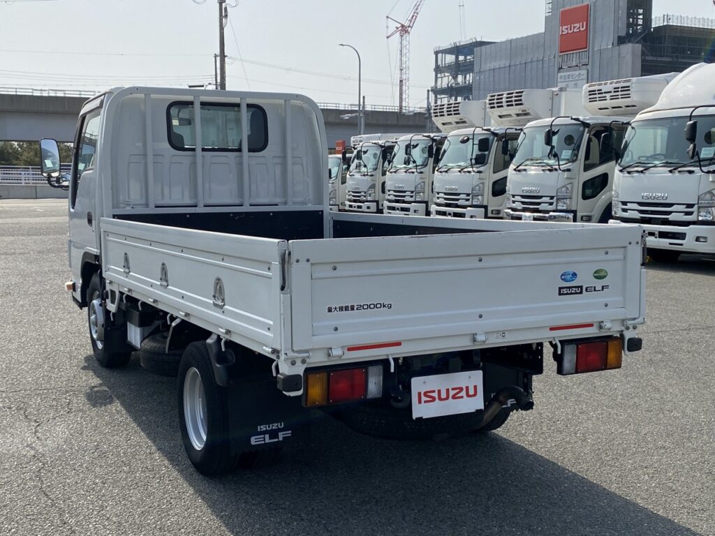 激レア　英語版　　isuzu track 輸出　カタログ IMG_6440 | いすゞ自動車近畿株式会社
